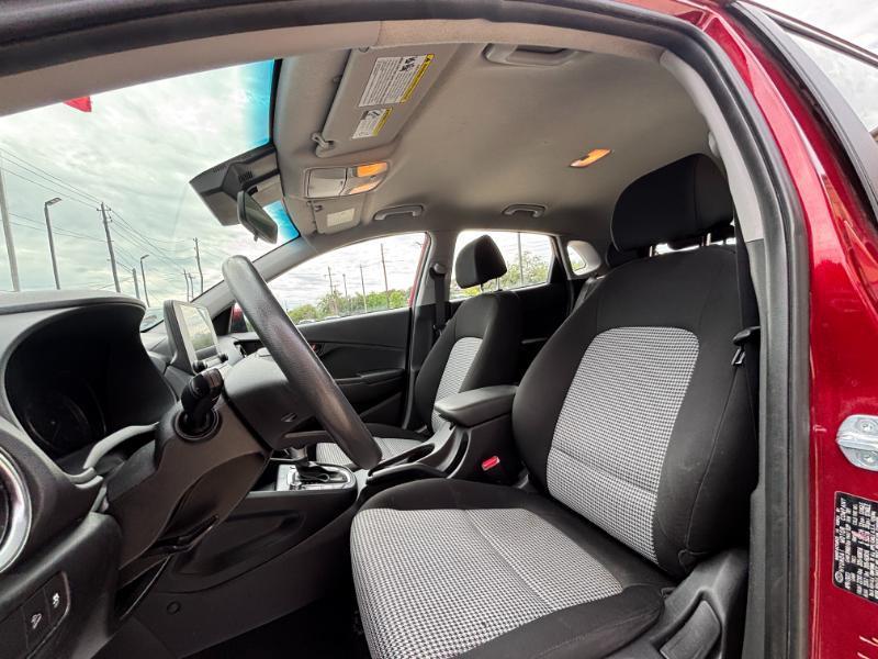 Hyundai Kona SE 2023