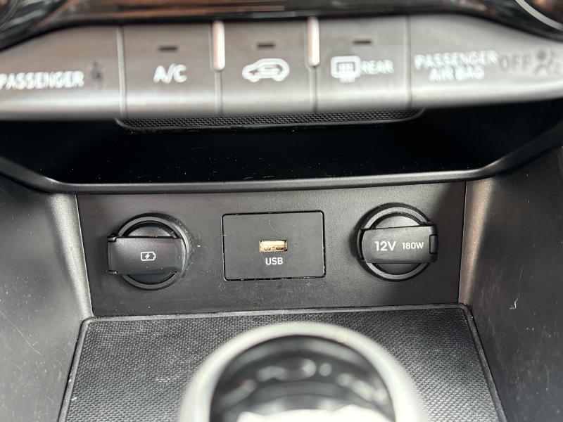 Hyundai Kona SE 2023