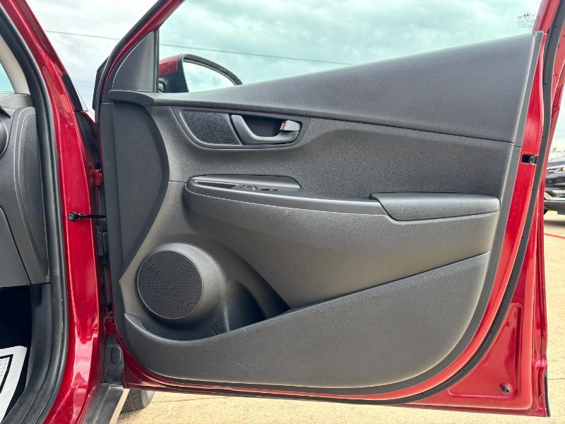 Hyundai Kona SE 2023