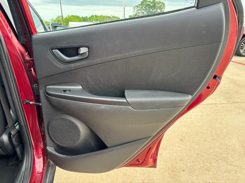 Hyundai Kona SE 2023