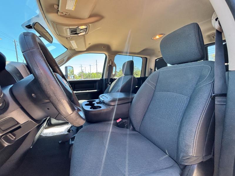 RAM 3500 Tradesman Crew Cab 4WD DRW 2019