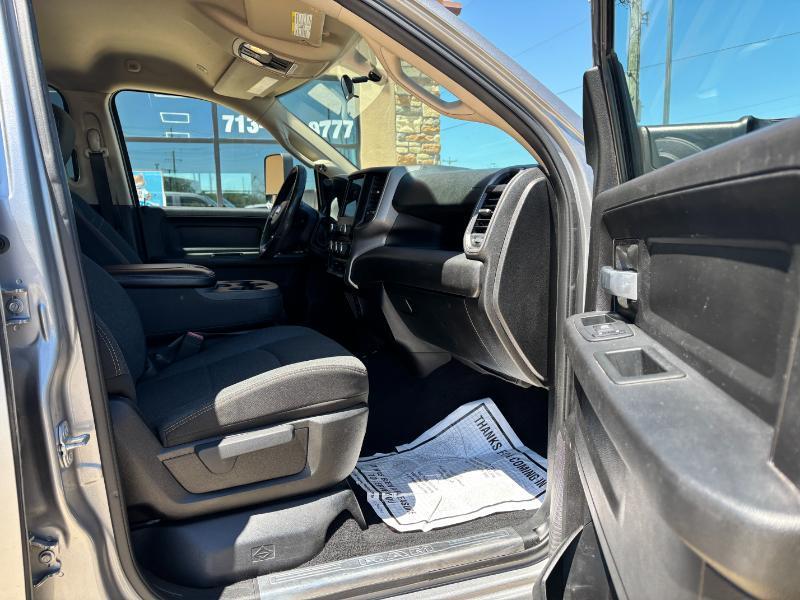 RAM 3500 Tradesman Crew Cab 4WD DRW 2019