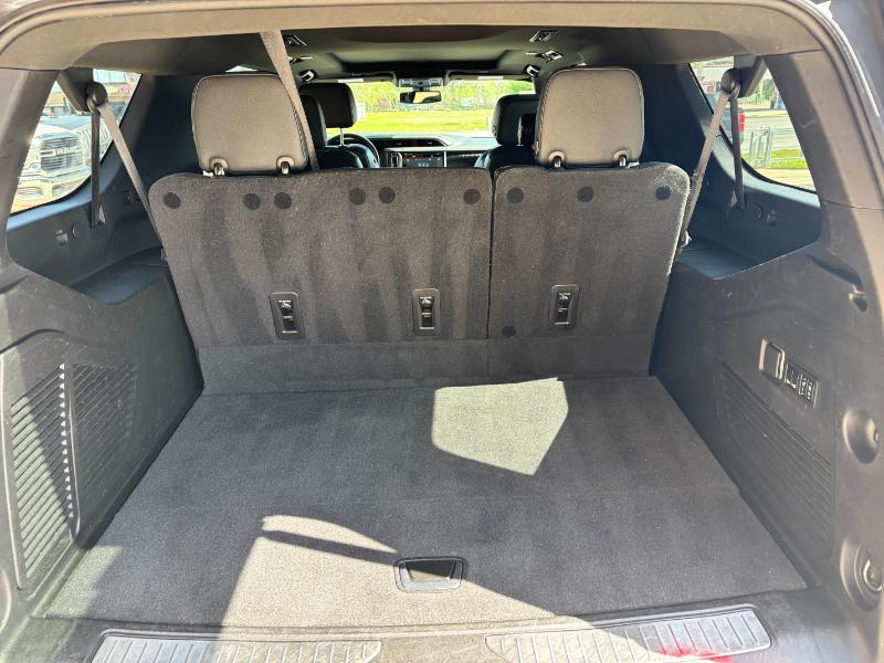 GMC Yukon XL Denali 4WD 2021