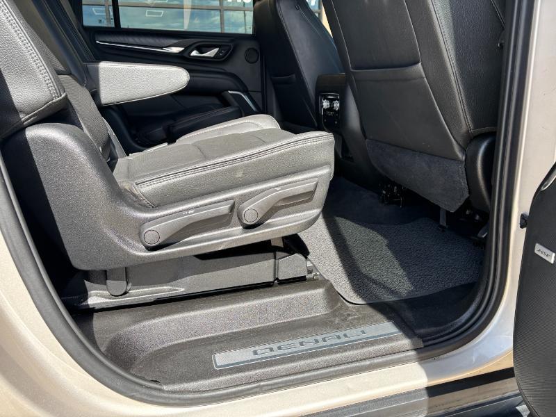 GMC Yukon XL Denali 4WD 2021