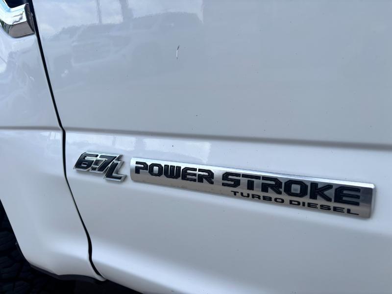 Ford F-350 SD XLT Crew Cab Long Bed DRW 4WD 2022