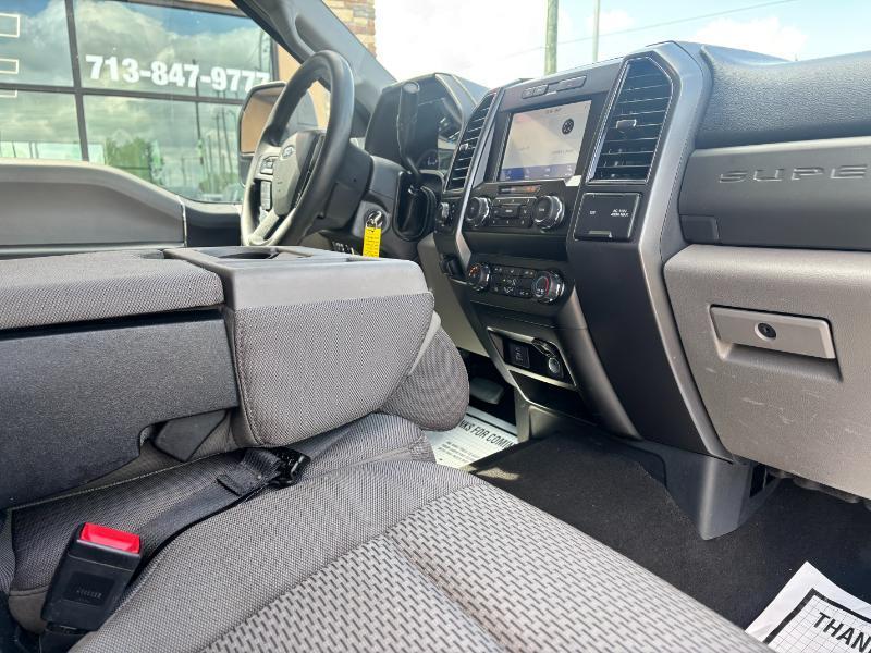 Ford F-350 SD XLT Crew Cab Long Bed DRW 4WD 2022
