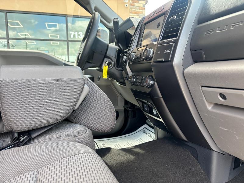 Ford F-350 SD XLT Crew Cab Long Bed DRW 4WD 2022
