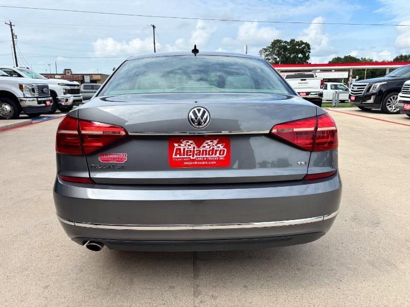 Volkswagen Passat SE 6A 2016