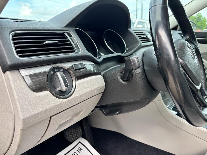 Volkswagen Passat SE 6A 2016