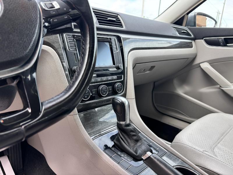 Volkswagen Passat SE 6A 2016
