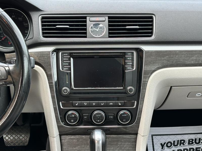 Volkswagen Passat SE 6A 2016