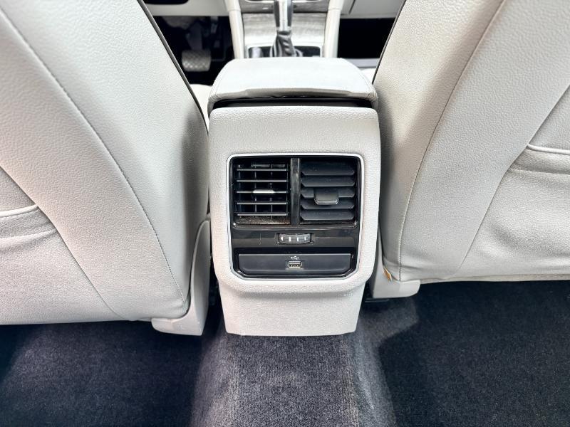 Volkswagen Passat SE 6A 2016