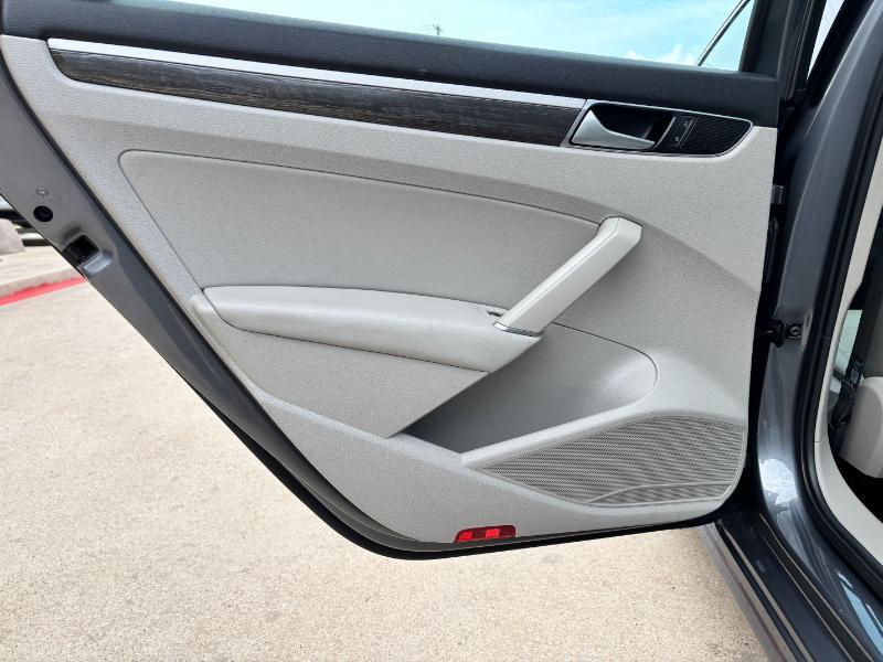 Volkswagen Passat SE 6A 2016