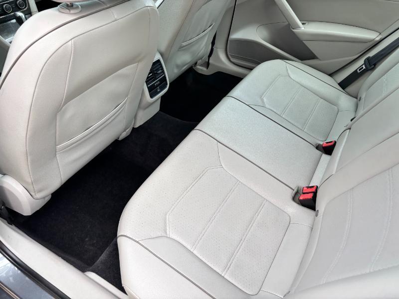 Volkswagen Passat SE 6A 2016