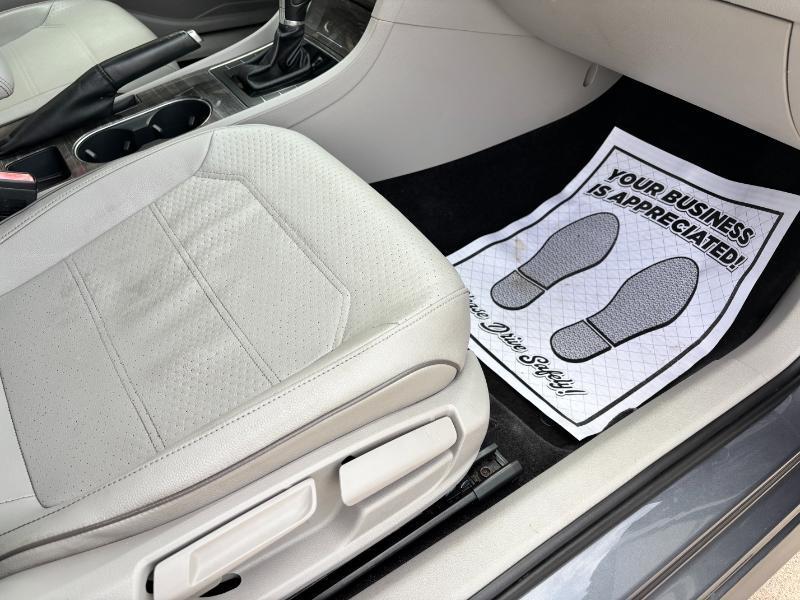 Volkswagen Passat SE 6A 2016