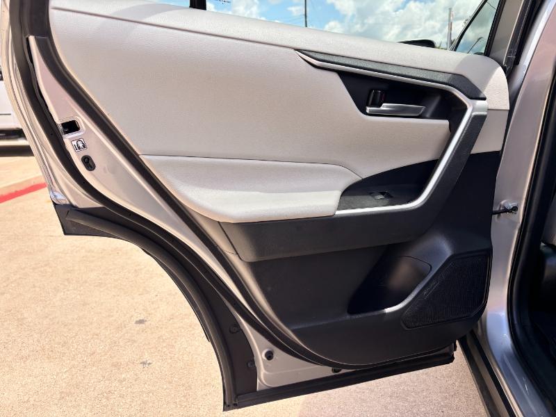 Toyota RAV4 XLE 2020