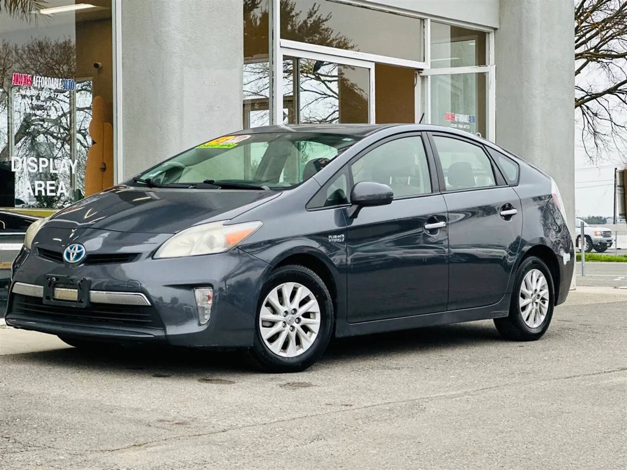 2013 Toyota Prius Advanced Hatchback 4D