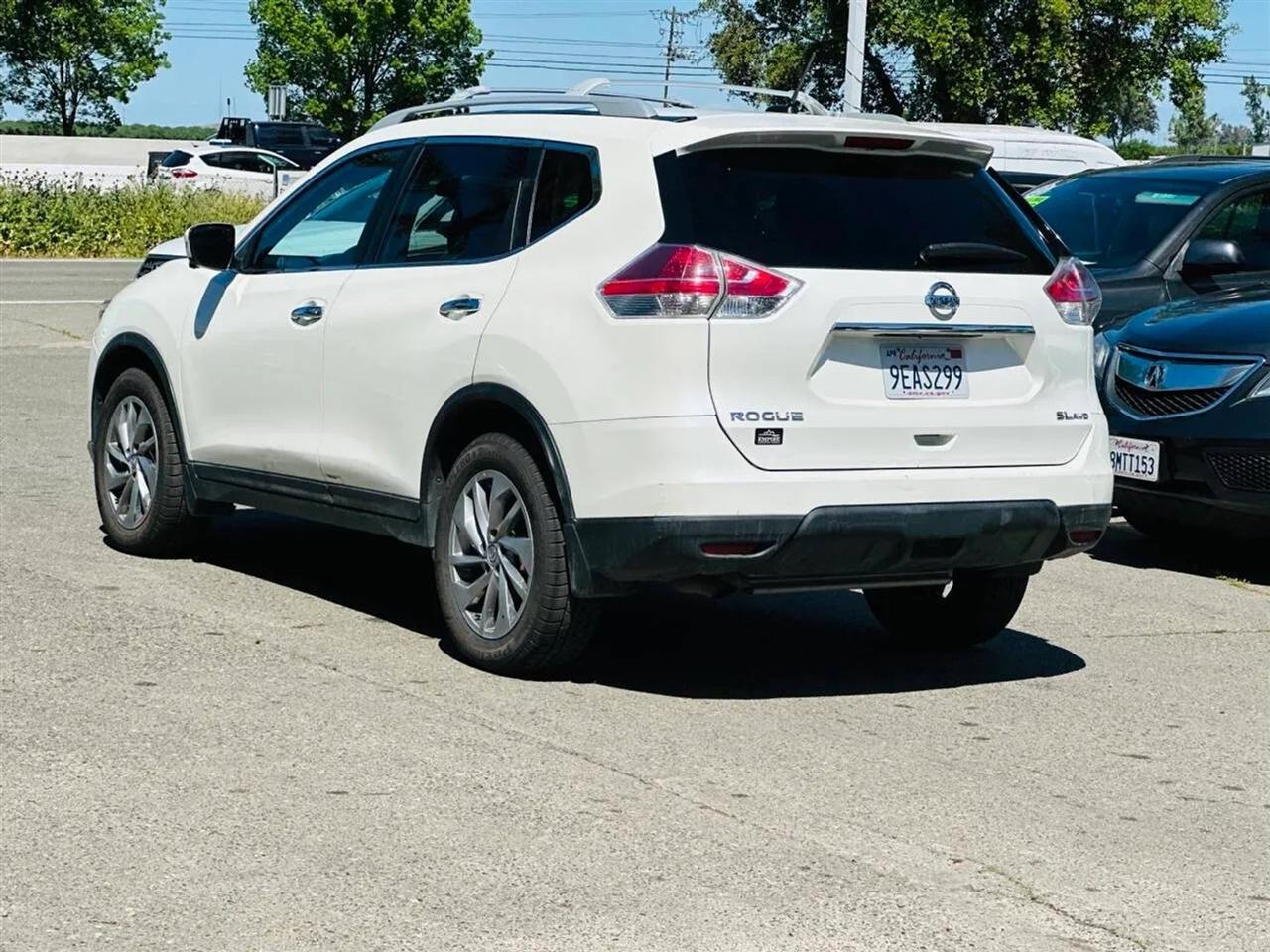 Nissan Rogue  2015