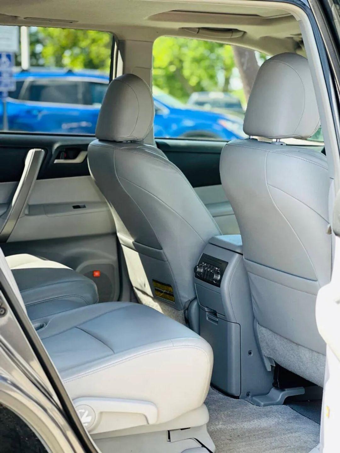 Toyota Highlander  2008