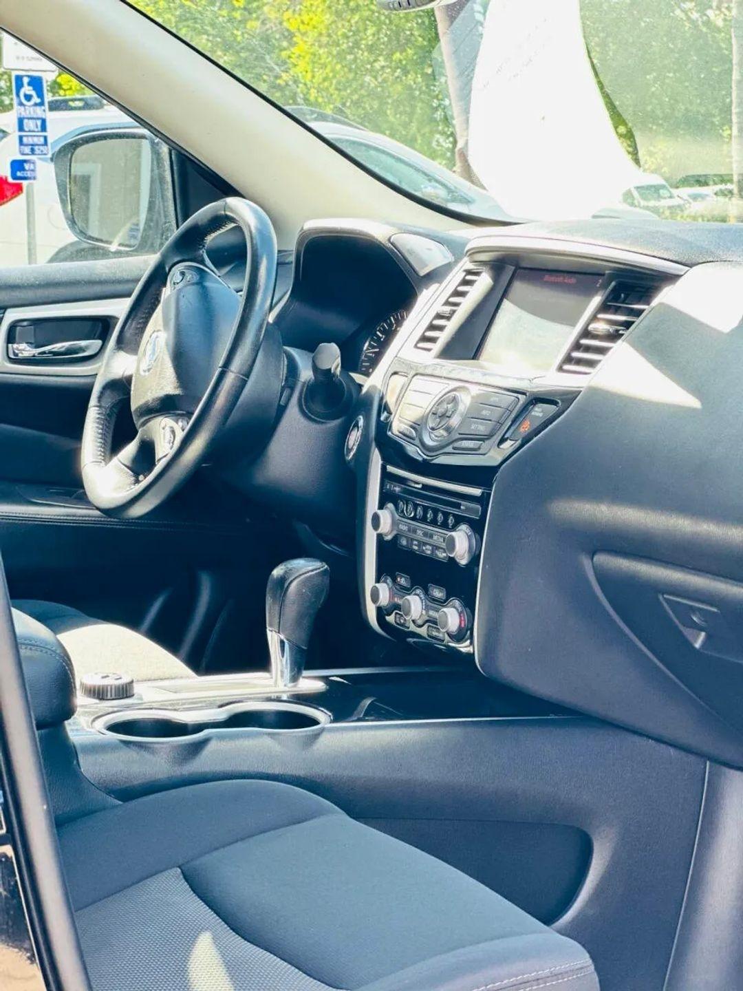 Nissan Pathfinder  2018