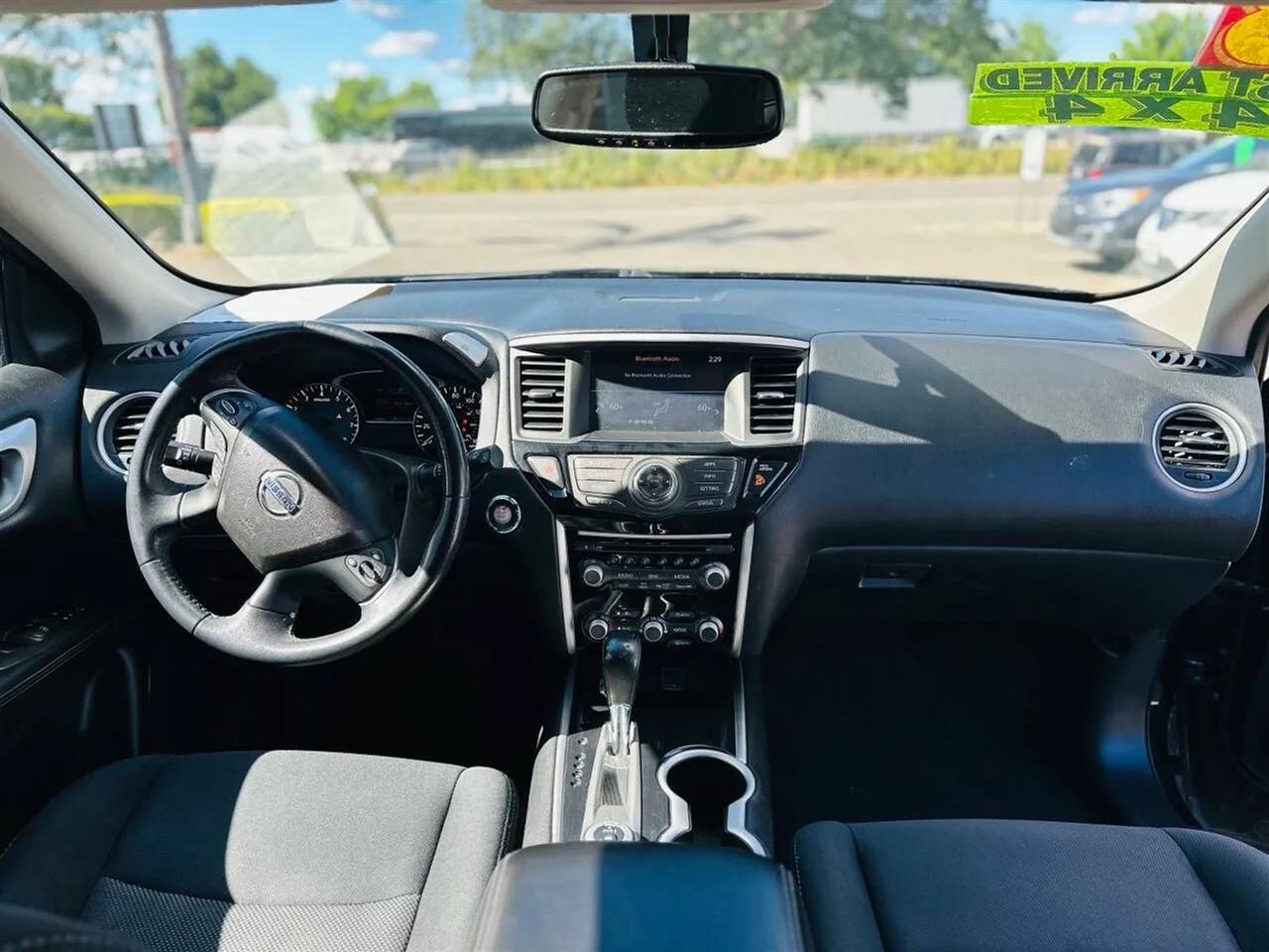 Nissan Pathfinder  2018