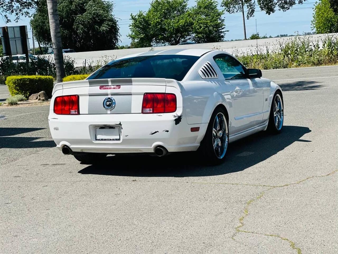 Ford Mustang  2006