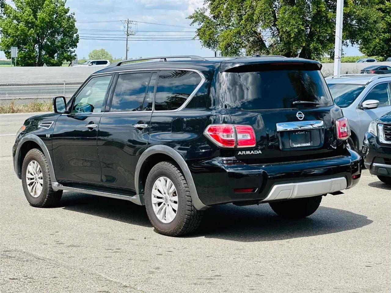Nissan Armada  2017