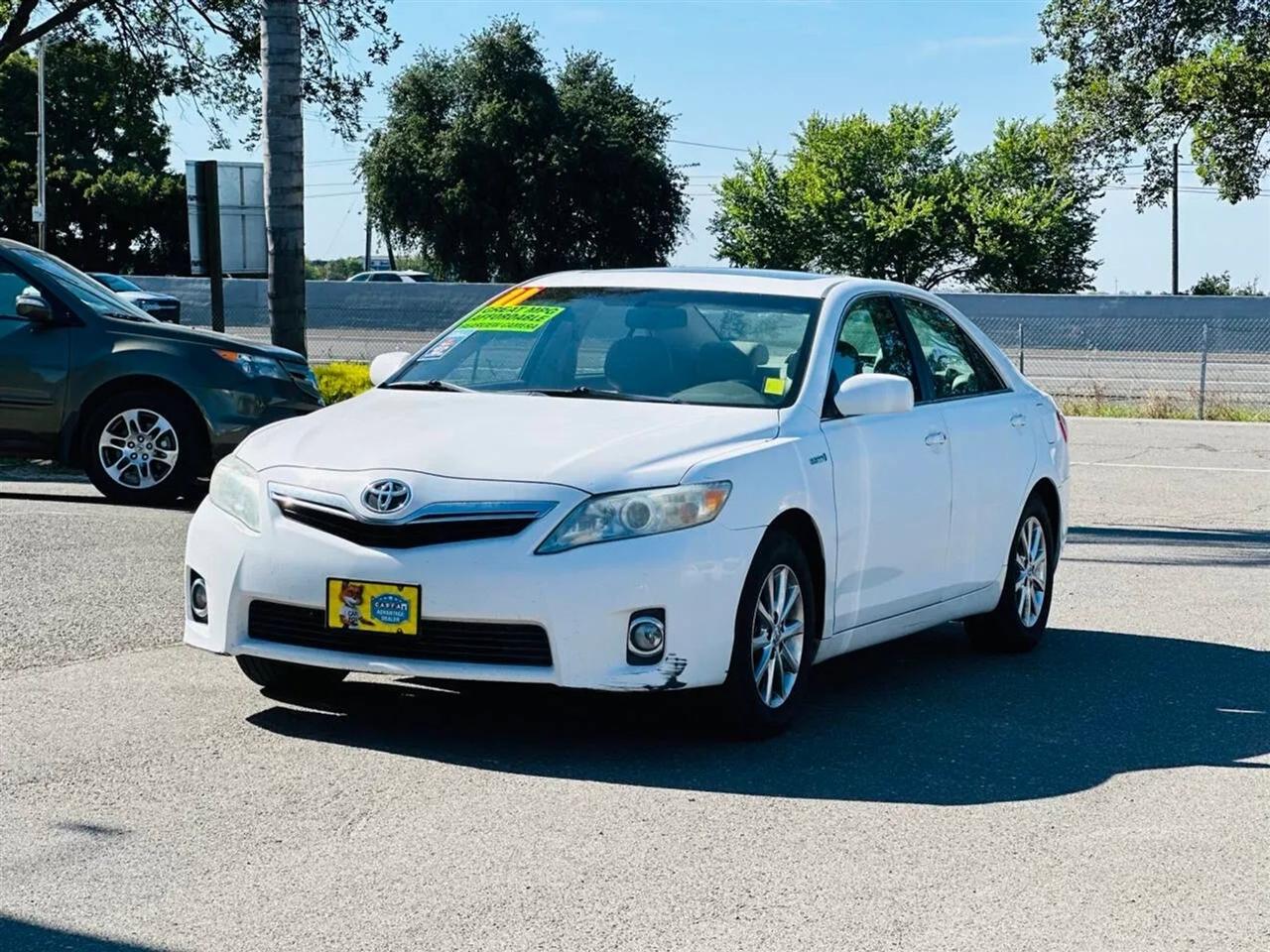 Toyota Camry Hybrid  2011