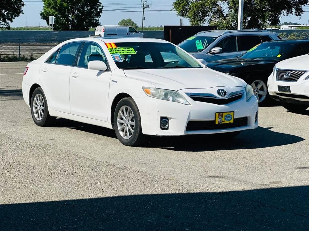 Toyota Camry Hybrid  2011