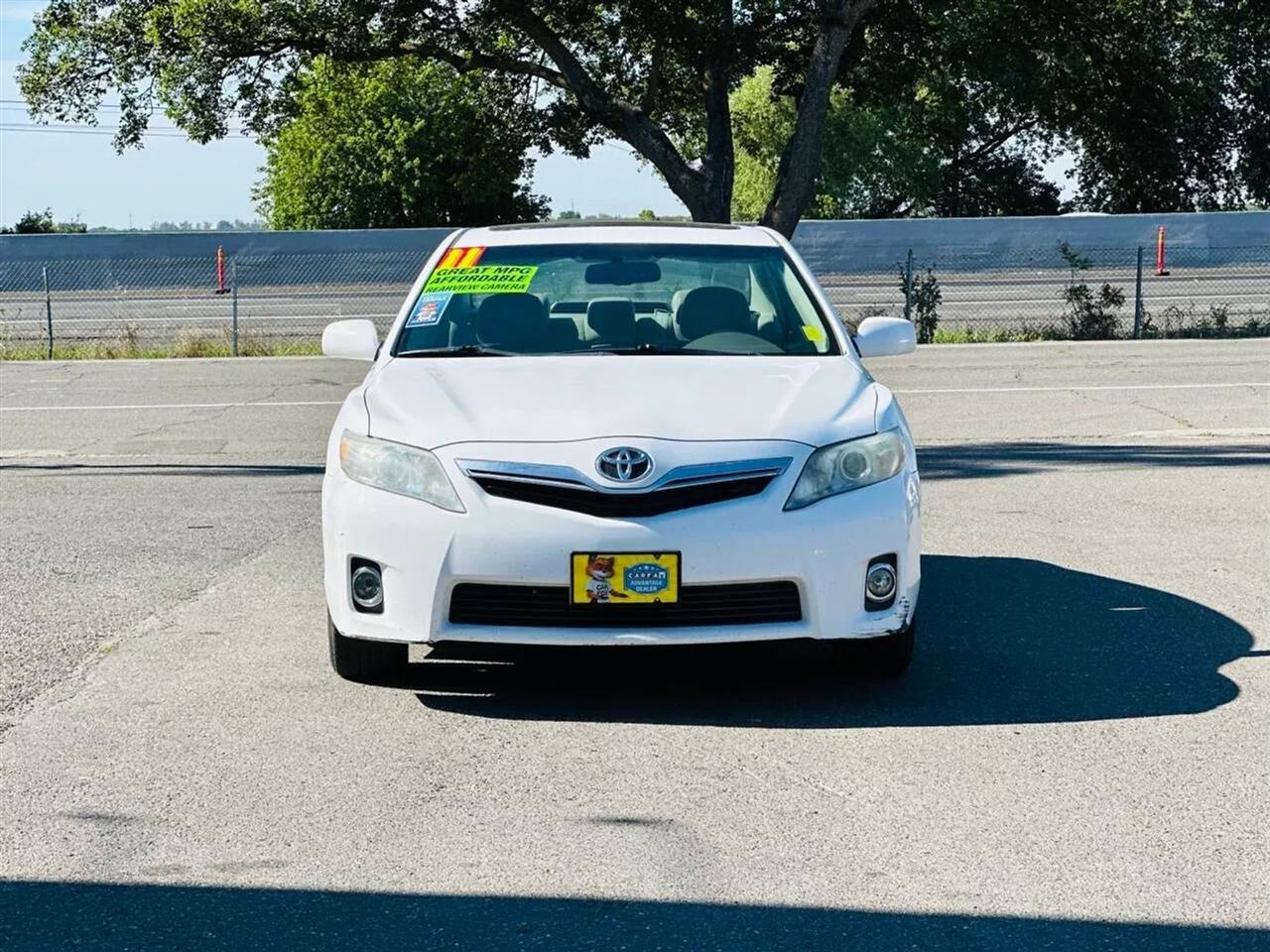 Toyota Camry Hybrid  2011