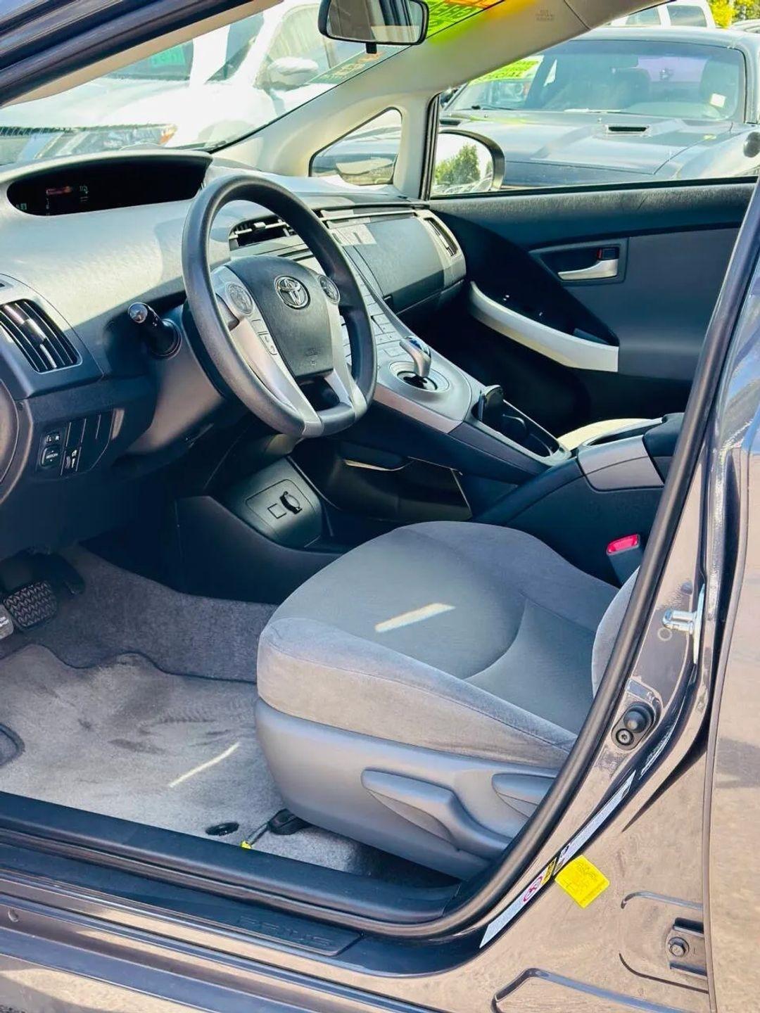 Toyota Prius  2012