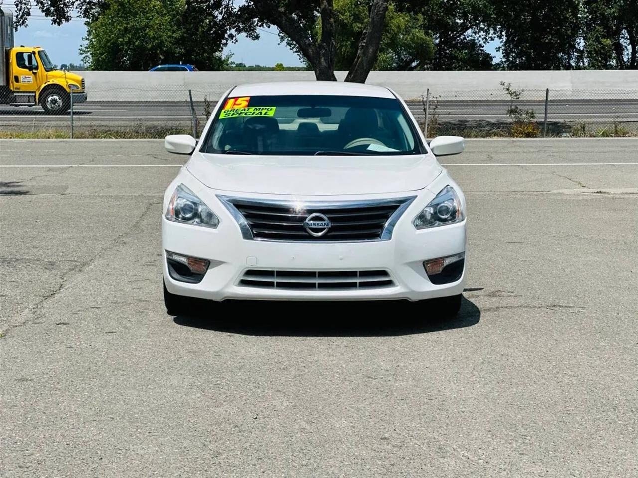 Nissan Altima  2015