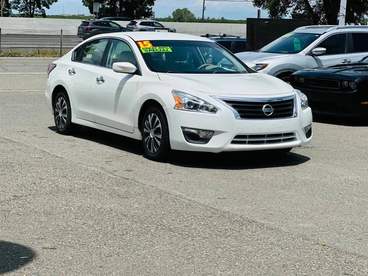 Nissan Altima  2015