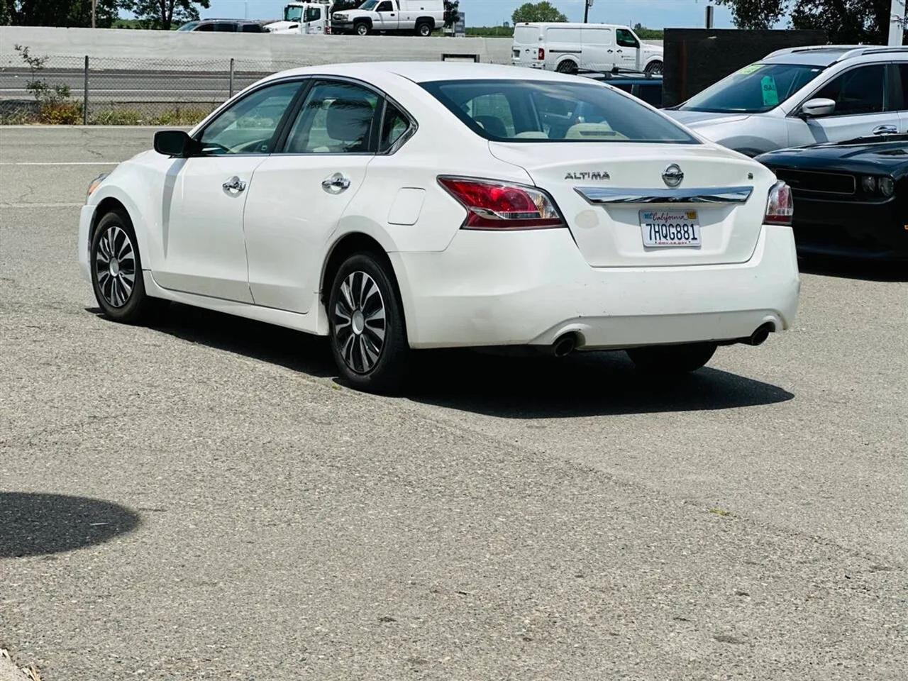 Nissan Altima  2015