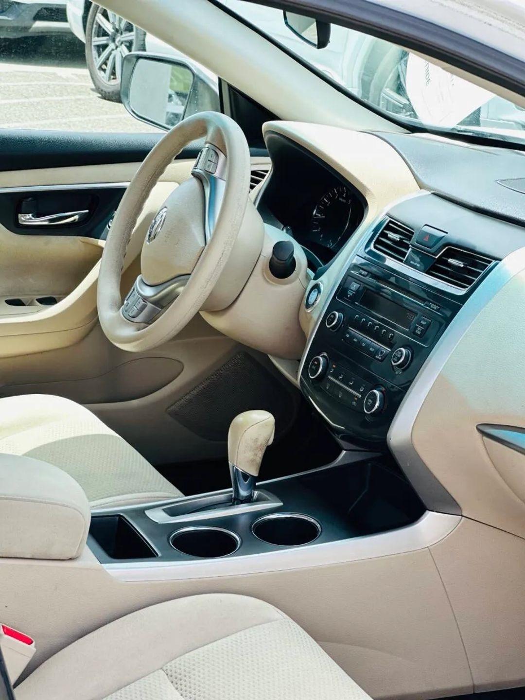 Nissan Altima  2015