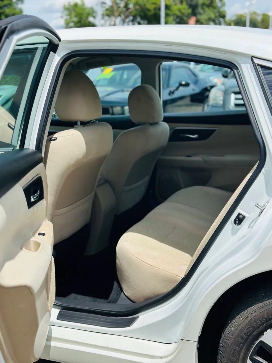 Nissan Altima  2015