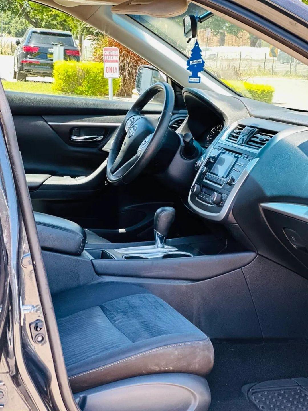 Nissan Altima  2017