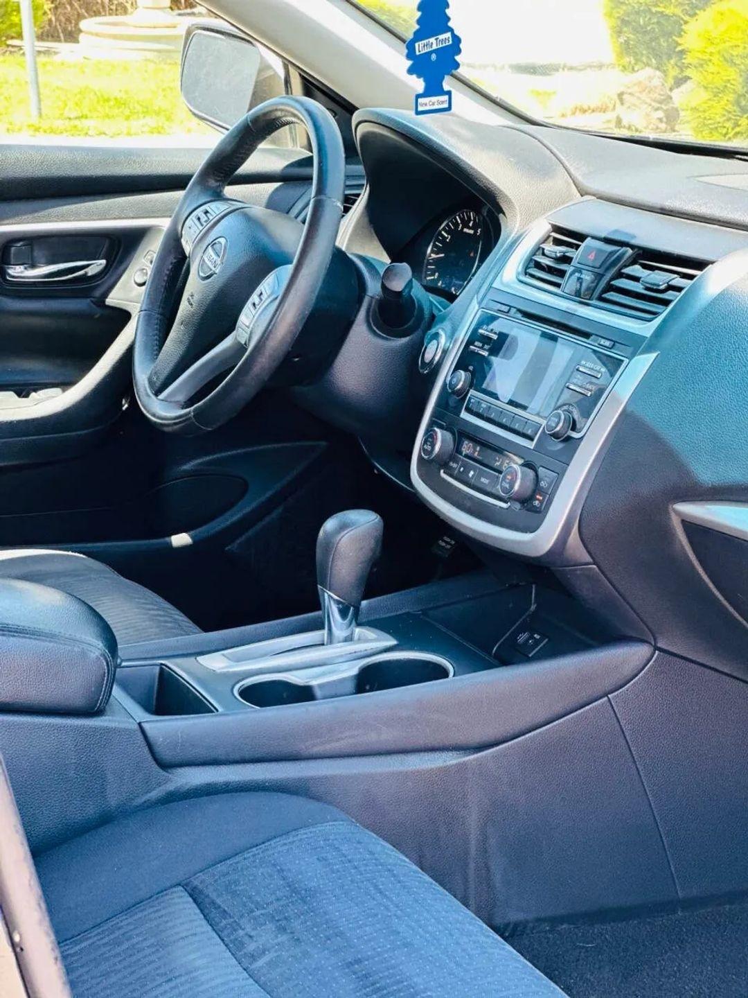 Nissan Altima  2017