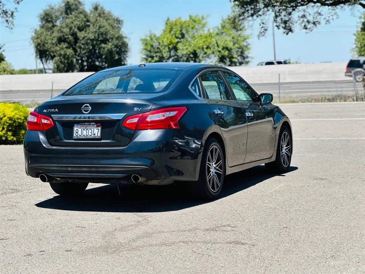 Nissan Altima  2017
