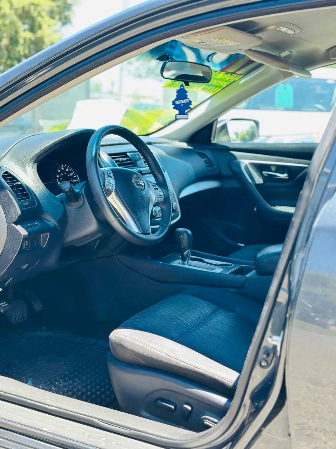 Nissan Altima  2017