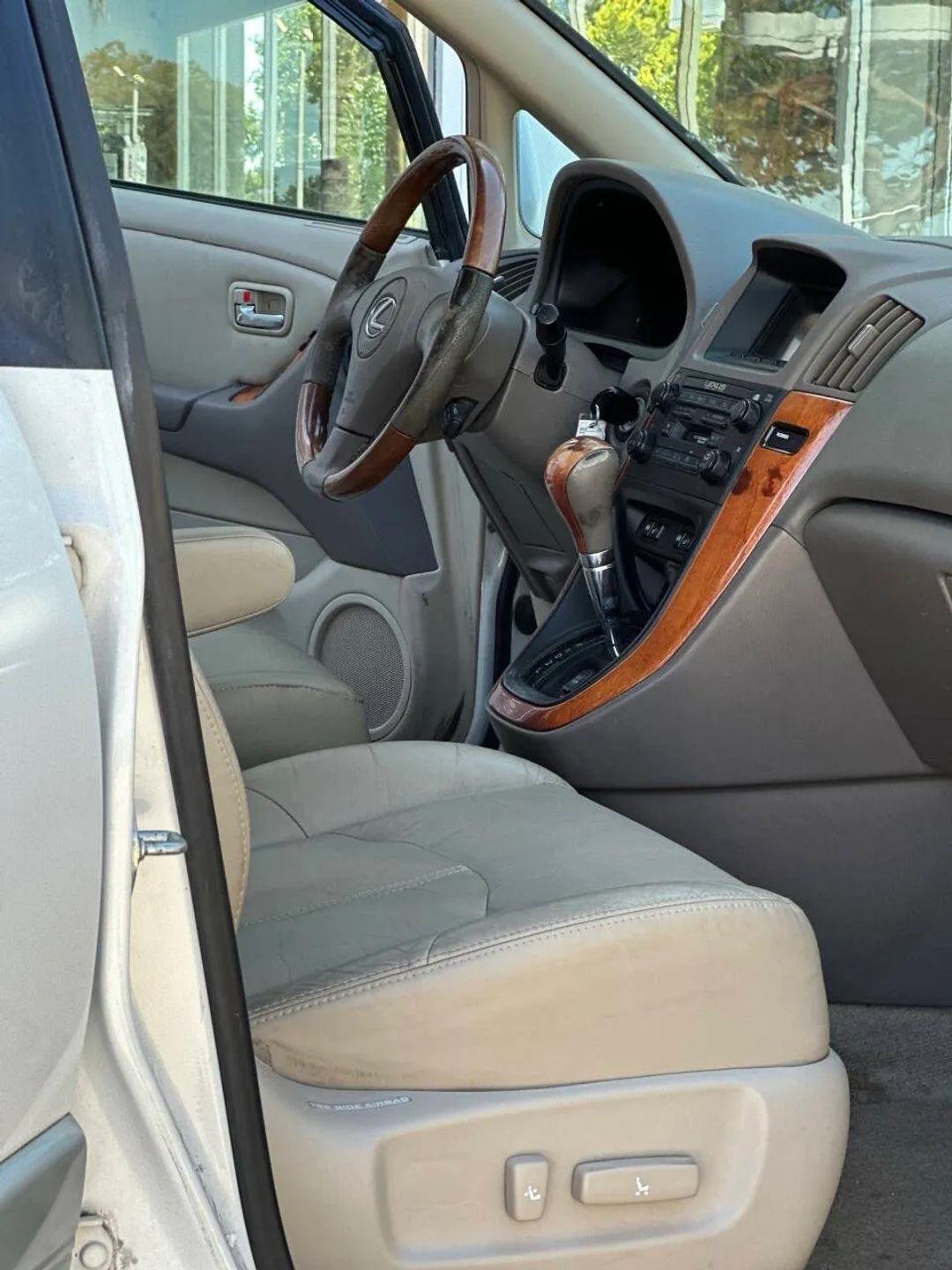 Lexus RX 300  2001