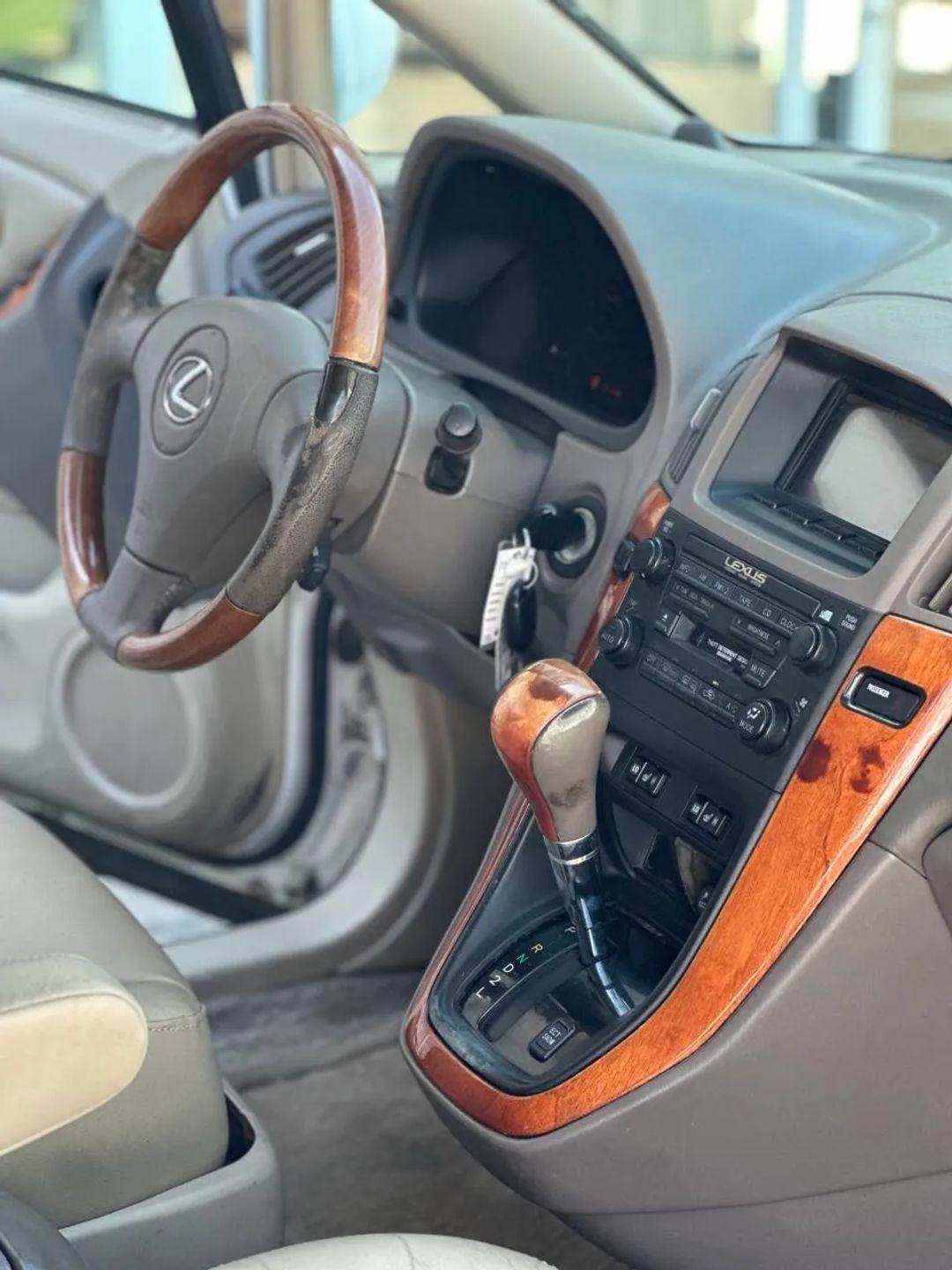 Lexus RX 300  2001