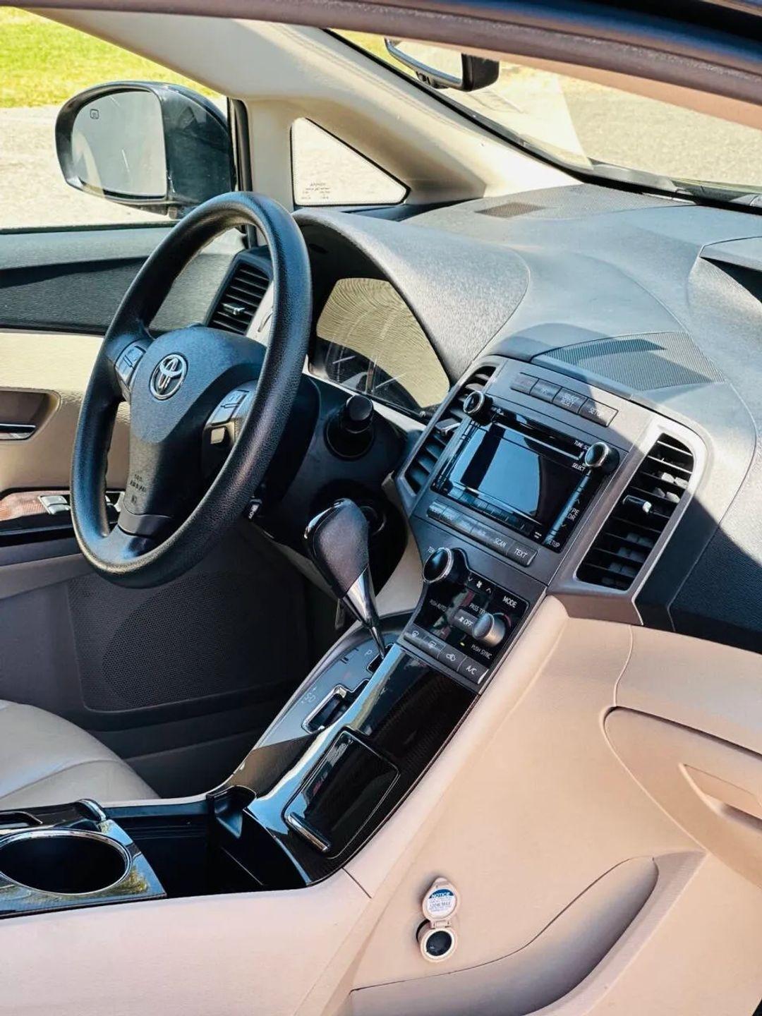 Toyota Venza  2012