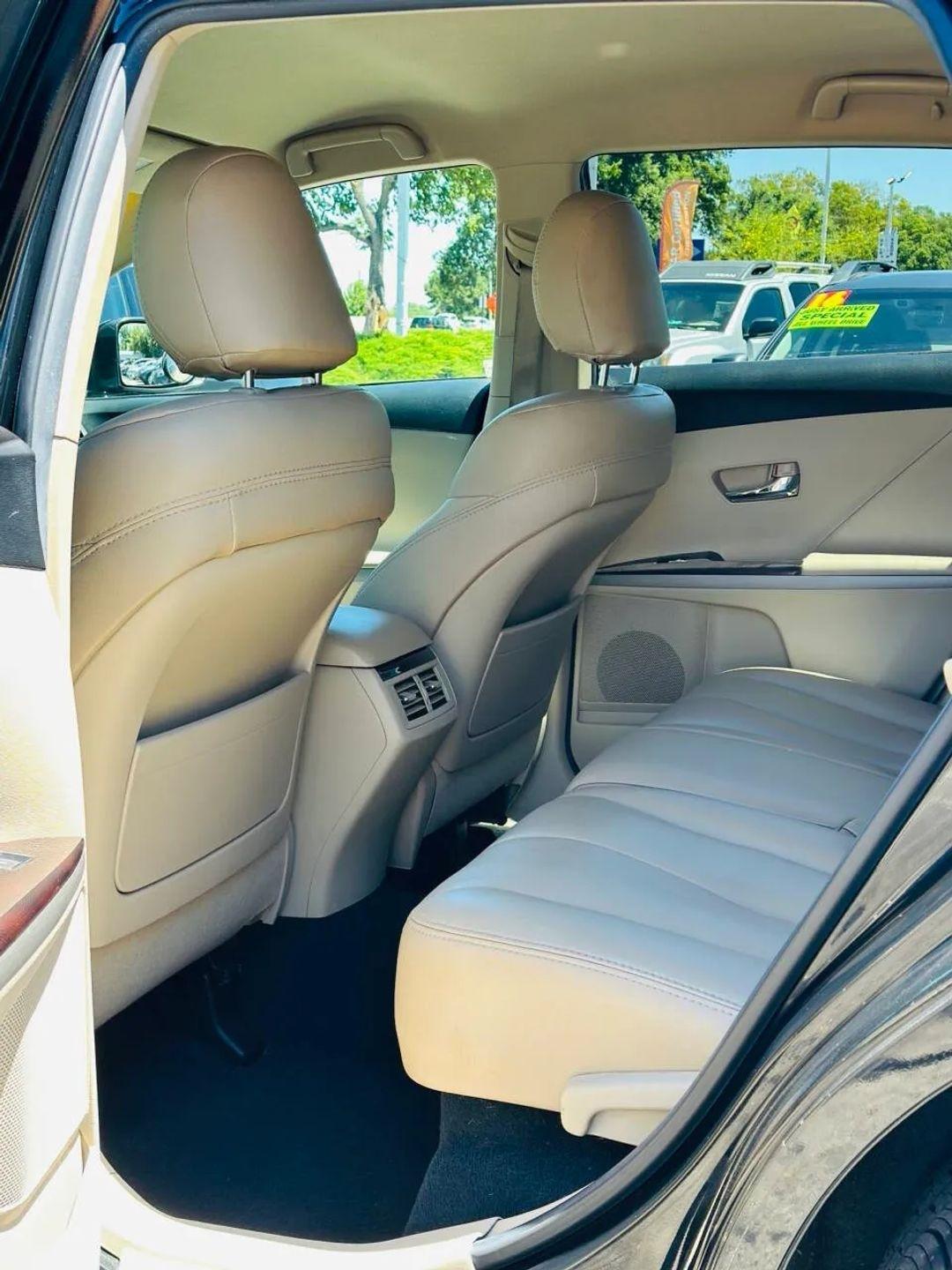 Toyota Venza  2012