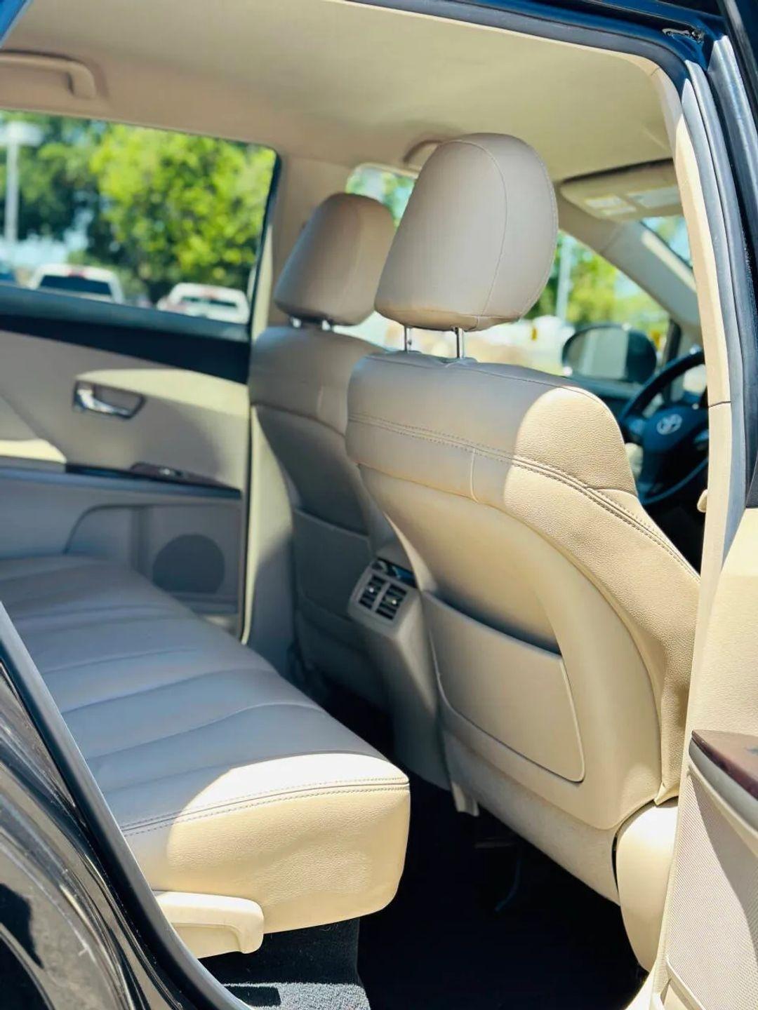 Toyota Venza  2012