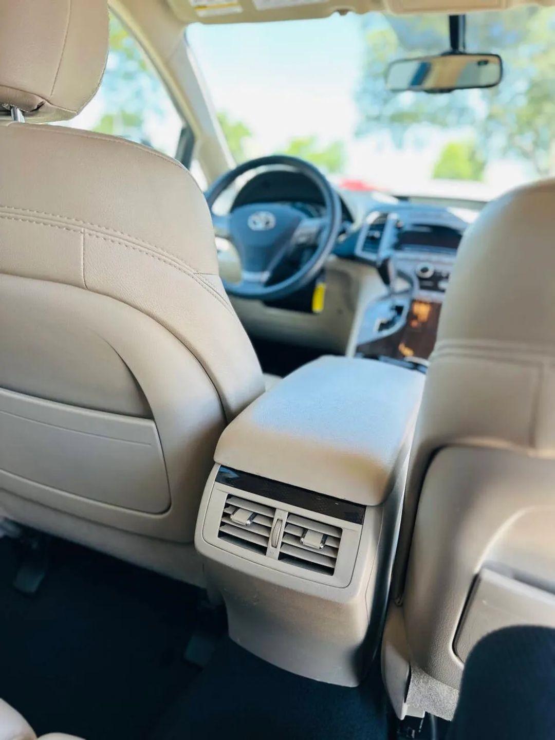Toyota Venza  2012