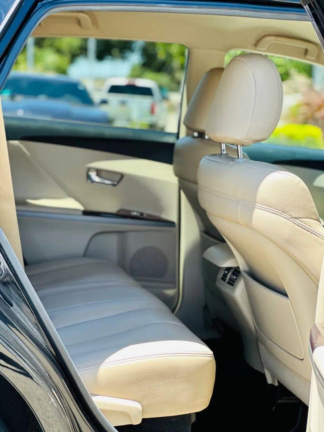 Toyota Venza  2012