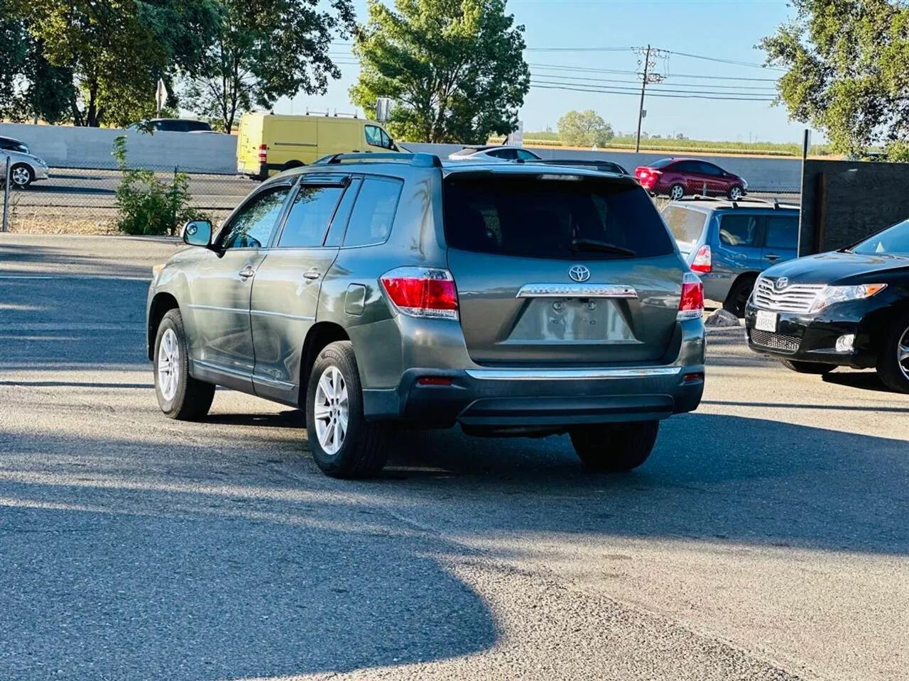 Toyota Highlander  2011