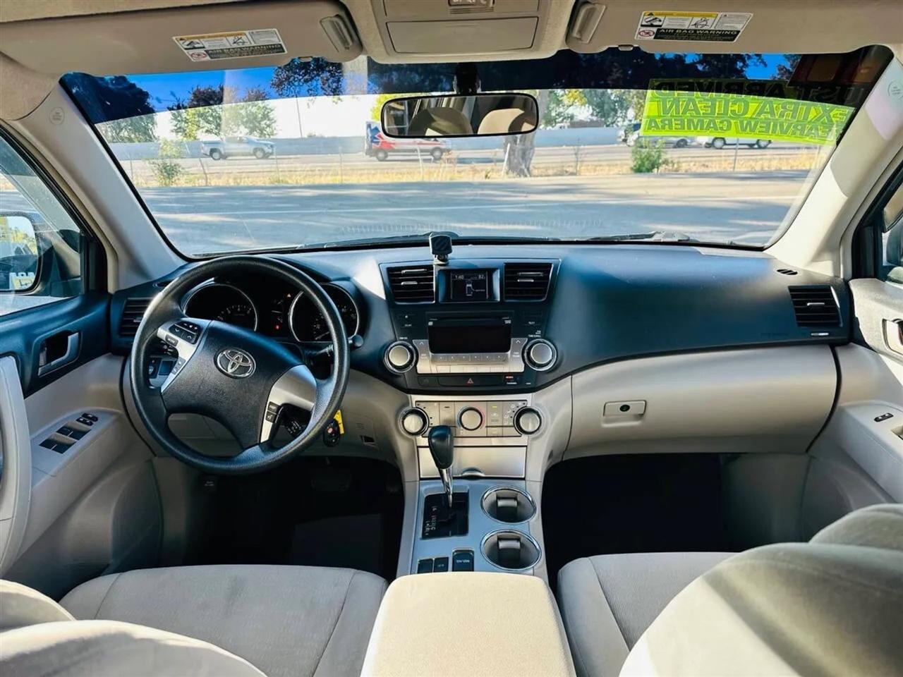 Toyota Highlander  2011