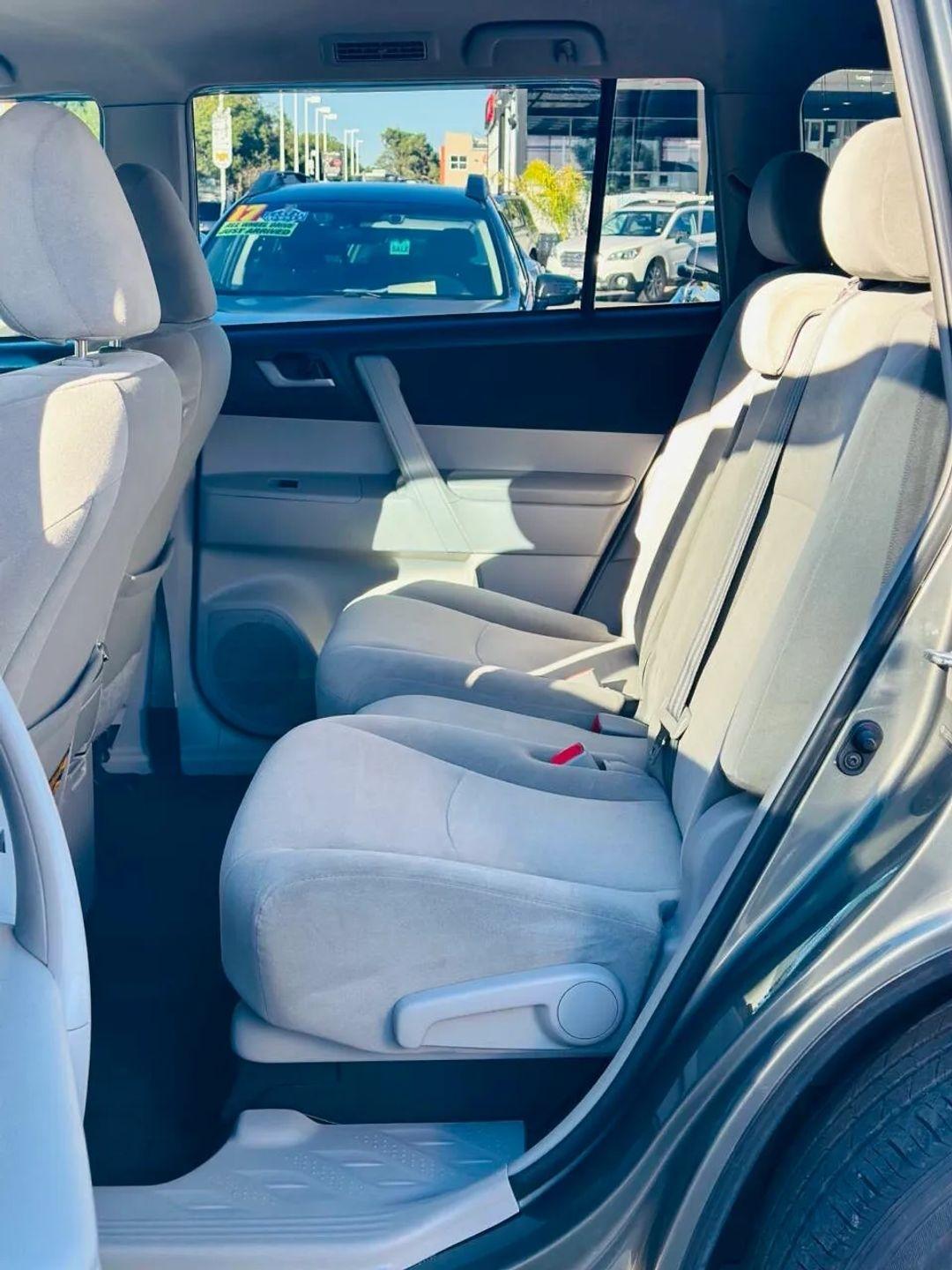 Toyota Highlander  2011